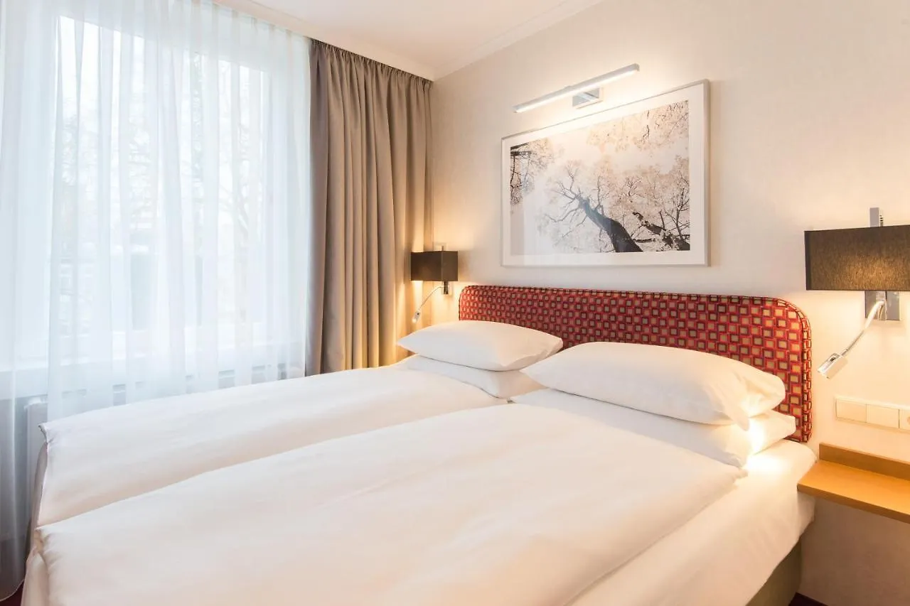 Best Western Plus Hotel St. Raphael Hamburg 4*,