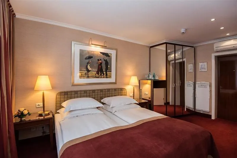 Best Western Plus Hotel St. Raphael Hamburg 4*,